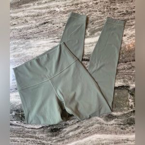 Lululemon Align HR Legging Willow Green Size 6 28”